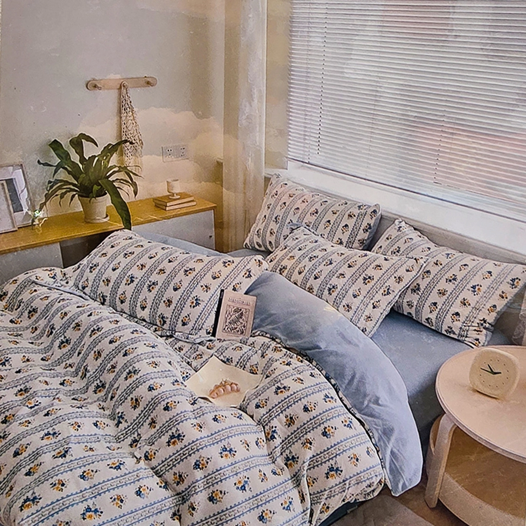 Blue Striped Floral Double Bedsheet Set with 2Pcs Pillow Covers